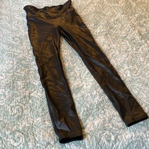 Faux leather leggings by Spanx. Great condition. Black size M.